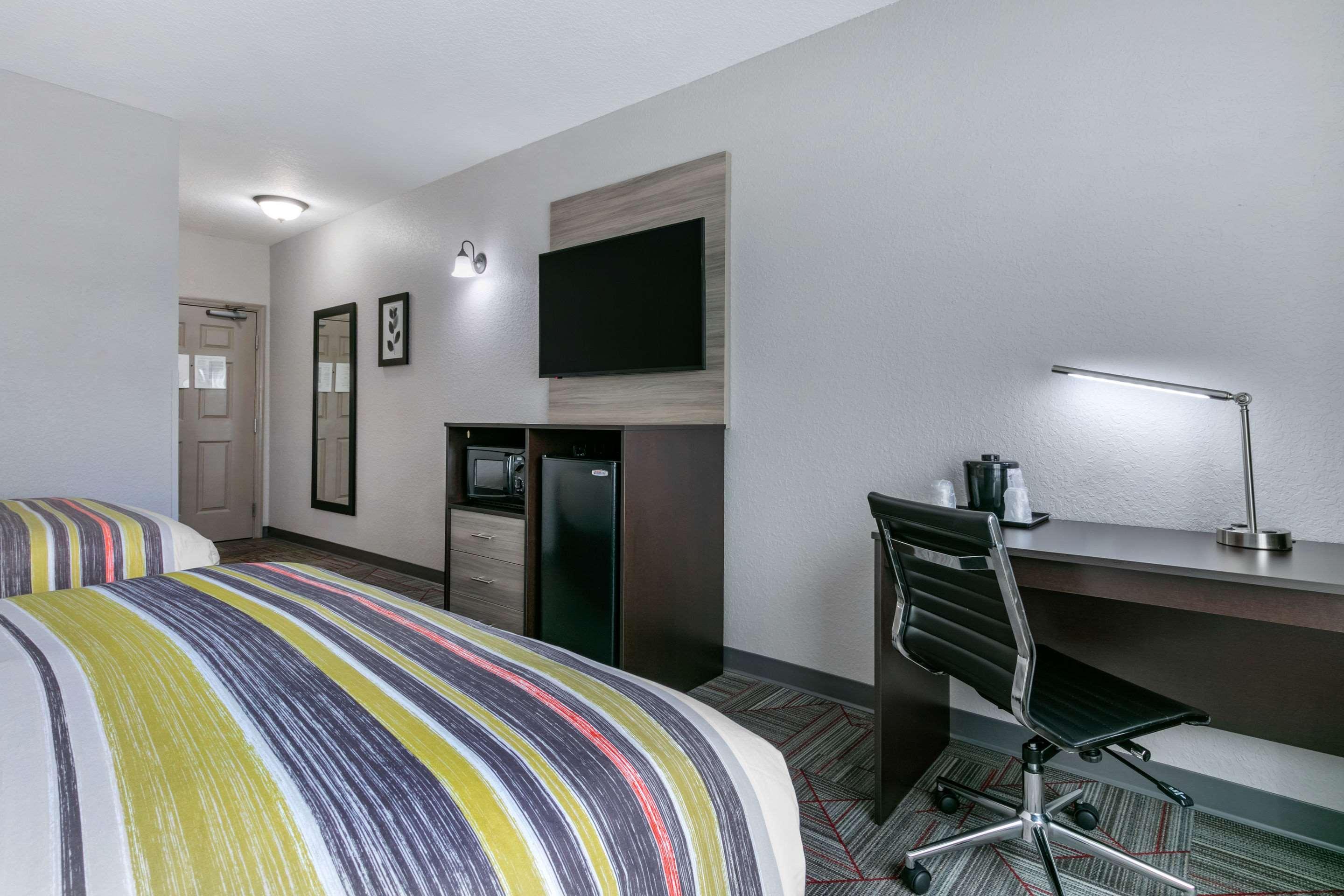 Clarion Pointe Columbus-Bradley Park Hotel Luaran gambar