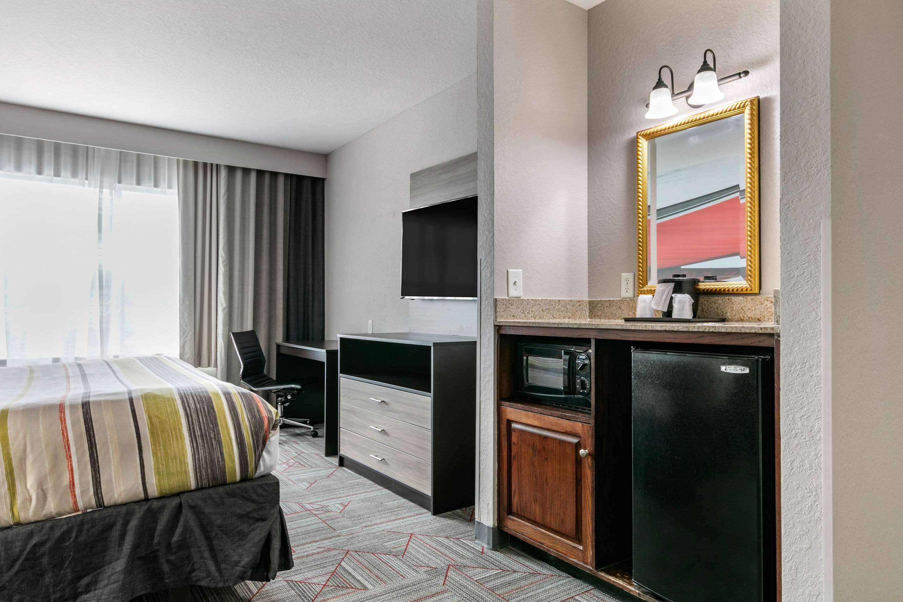 Clarion Pointe Columbus-Bradley Park Hotel Luaran gambar
