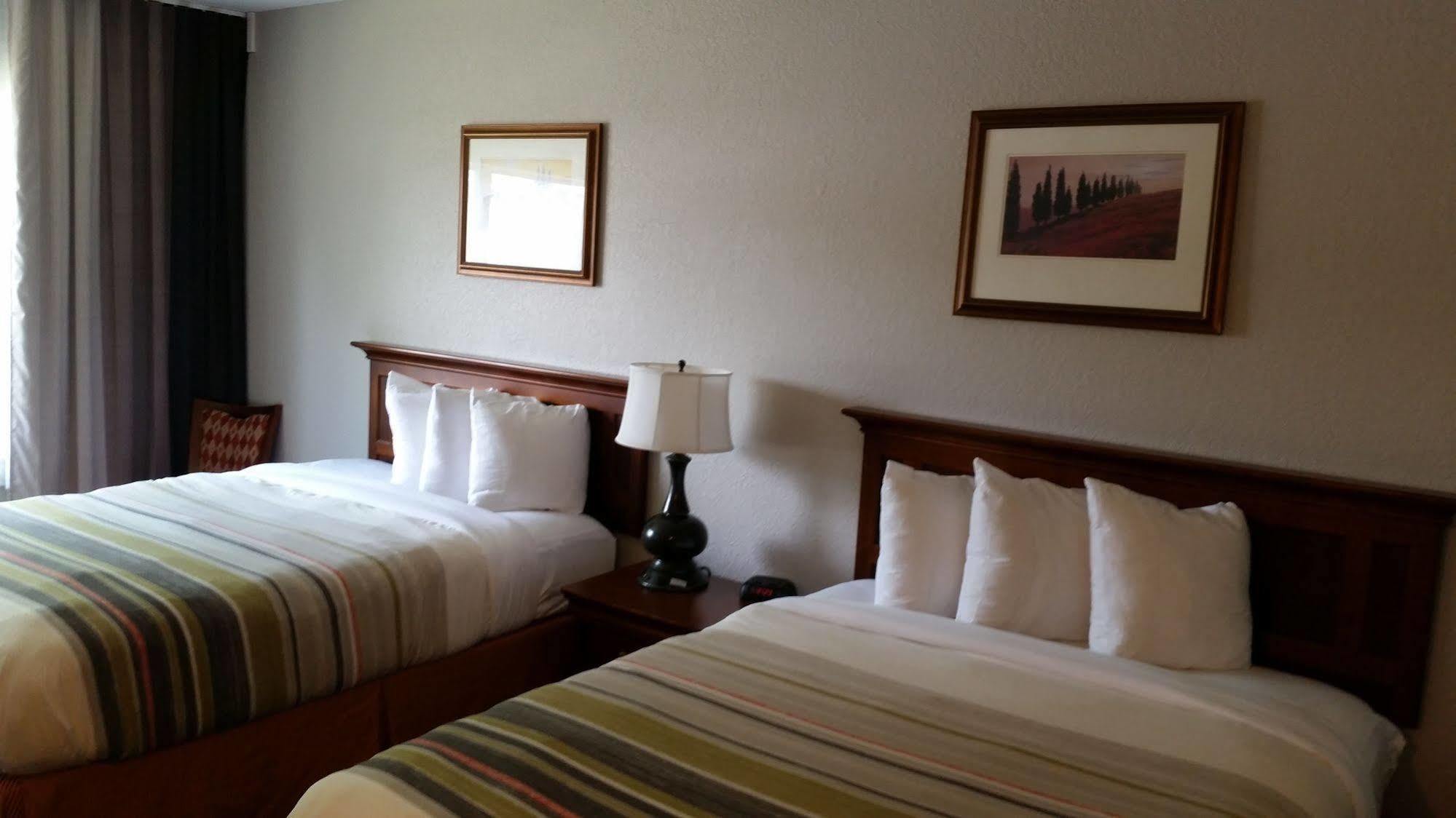 Clarion Pointe Columbus-Bradley Park Hotel Luaran gambar