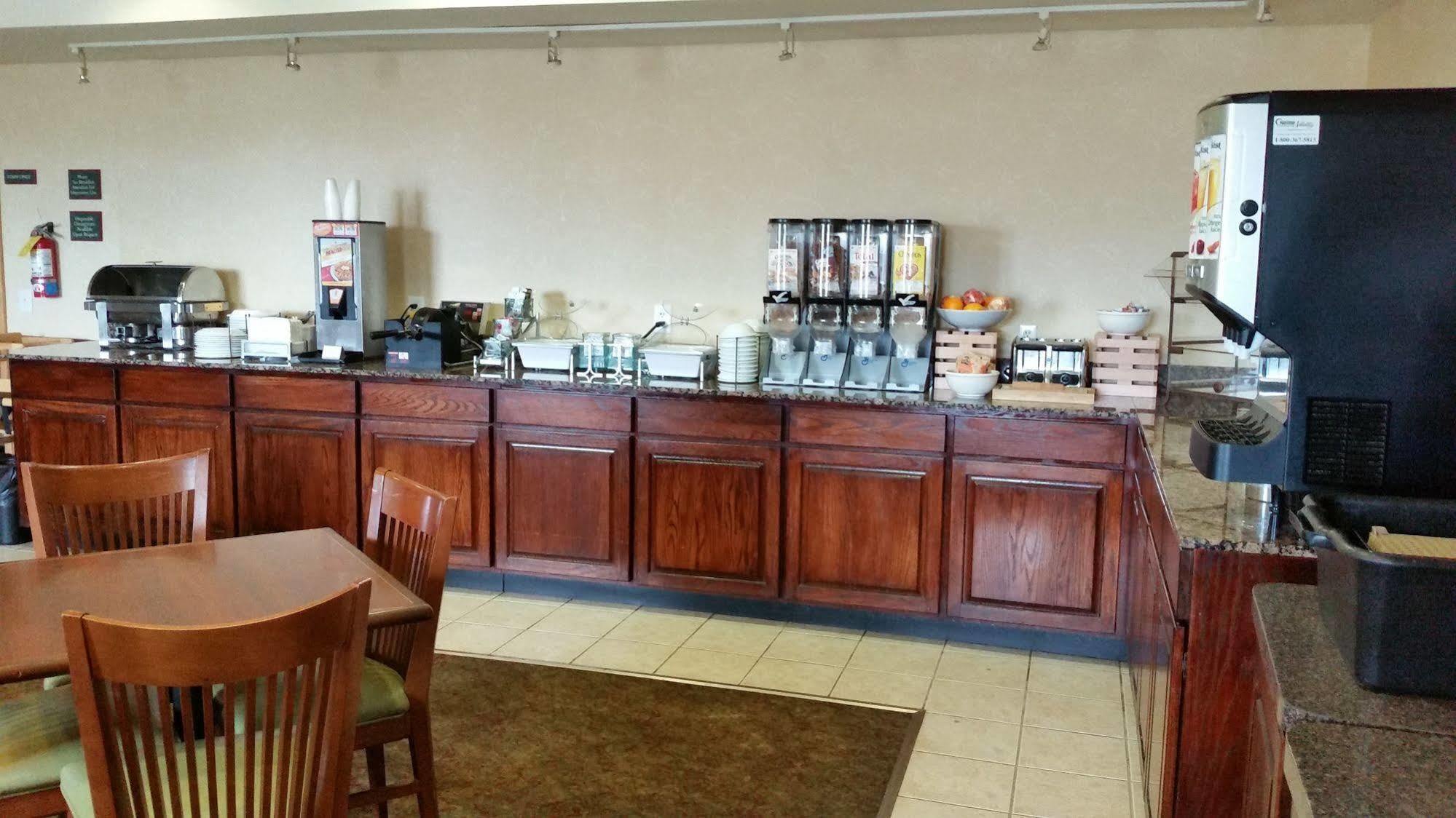 Clarion Pointe Columbus-Bradley Park Hotel Luaran gambar